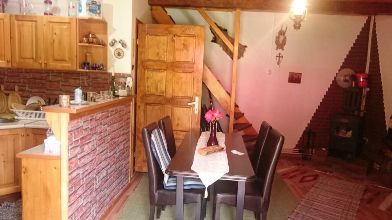 Casa Ria-Ria Pihenohaz Villa เมียร์คูรา-ชุค ภายนอก รูปภาพ